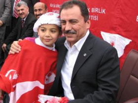 Muhsin Yaz�c�o�lu'nu...